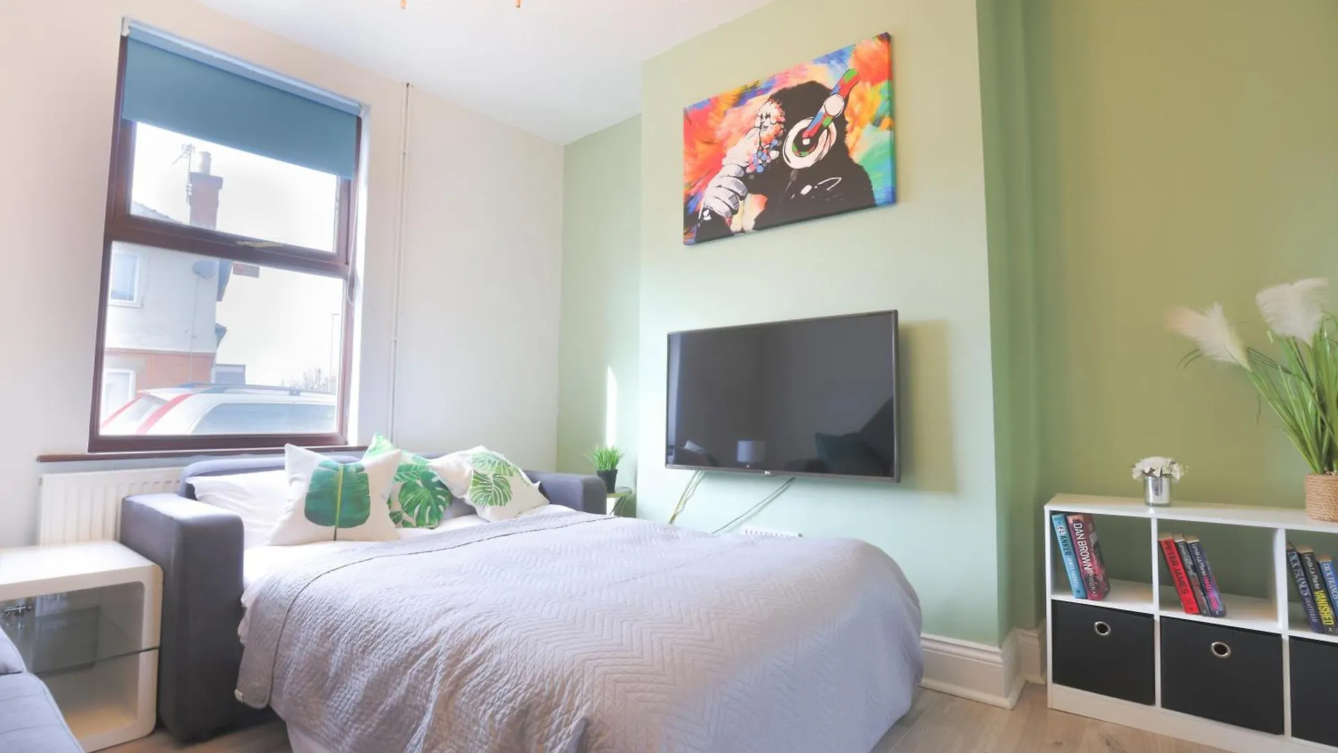 Holiday home Pittville Place - Near Cheltenham Town - 2 Bed Home - Sleeps 6