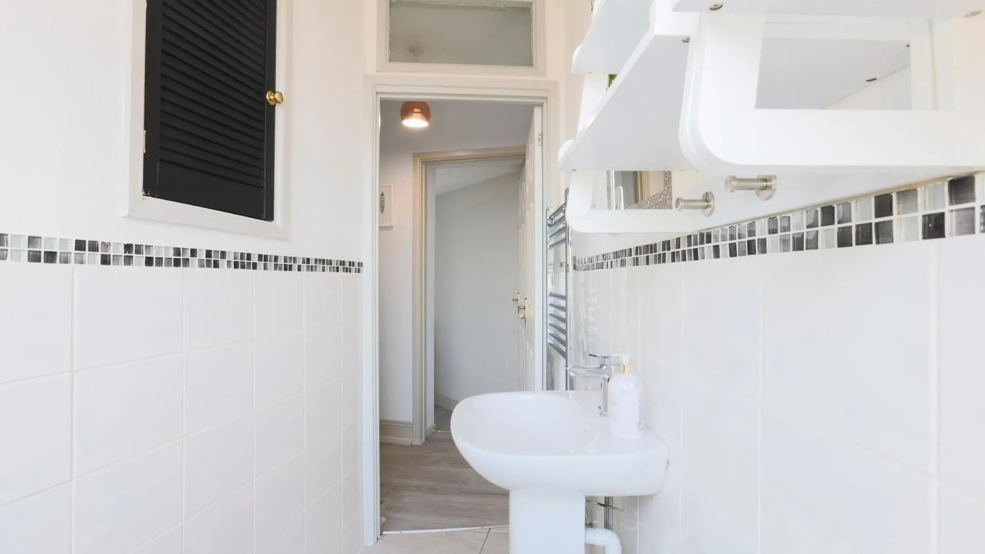Holiday home Pittville Place - Near Cheltenham Town - 2 Bed Home - Sleeps 6